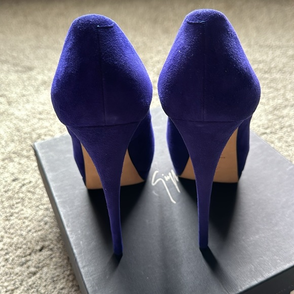 ⭐️HOST PICK!⭐️Authentic Giuseppe Zanotti Sharon Suede Peep Toe Pumps 39.5 Violet - Picture 7 of 11